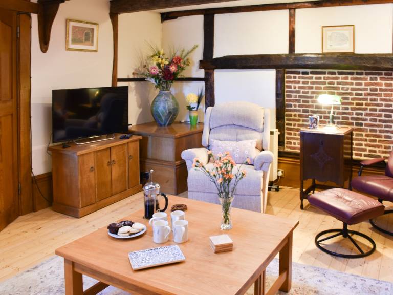 Children-friendly pleasant cottage with yard | River view | Close to the beach | Pets allowed — photo 3