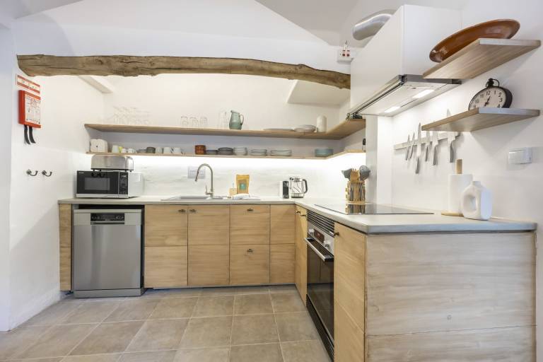 Children-friendly villa with patio, private pool & grill | Mountain view | Dogs allowed — photo 4