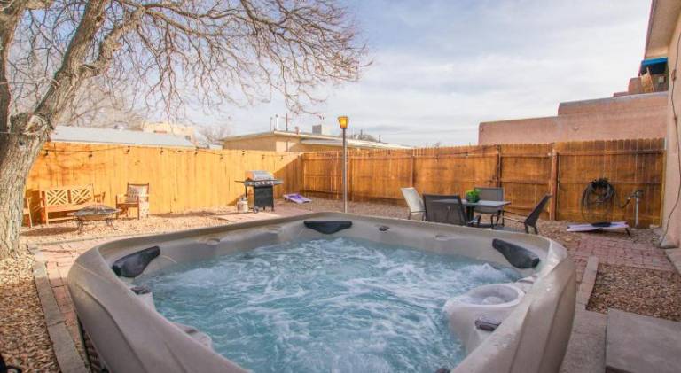 Pleasant vacation home with hot tub | Pets are welcome in Albuquerque, NM