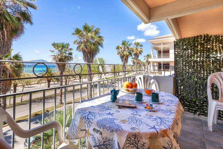Apartment "Giallo Celeste" with Sea View, Balcony & Wi-Fi — photo 3