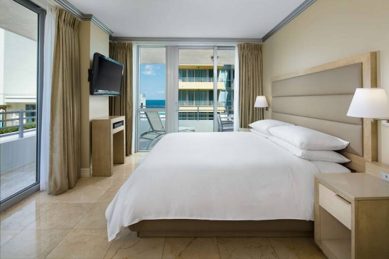 Resort  Palm Island
