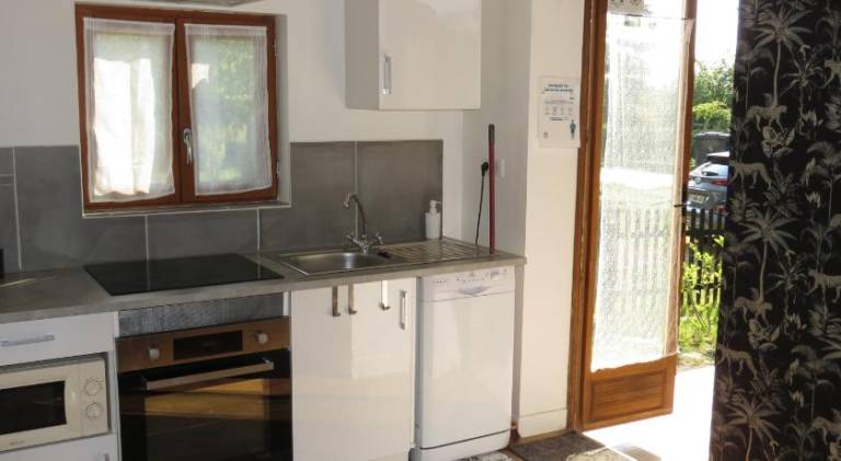 Vacation home with pool — photo 5