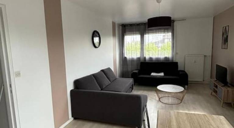 Rental apartment with 1 room for 4 persons in Douai