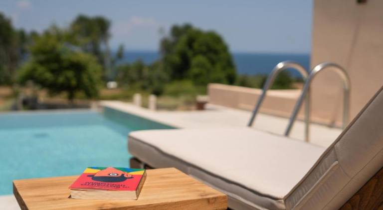 Εξυπηρετούμενο διαμέρισμα Nea Roda Beach