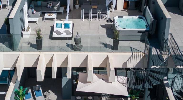 Oasis 325 New Luxury Penthouse with amazing sea view and private jacuzzi in Estepona
