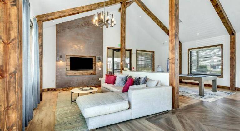 Charming rental apartment with pool | Pet-friendly — photo 2
