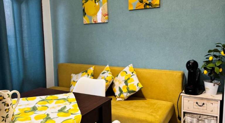 Apartment with yard & terrace in Sveti Vlas