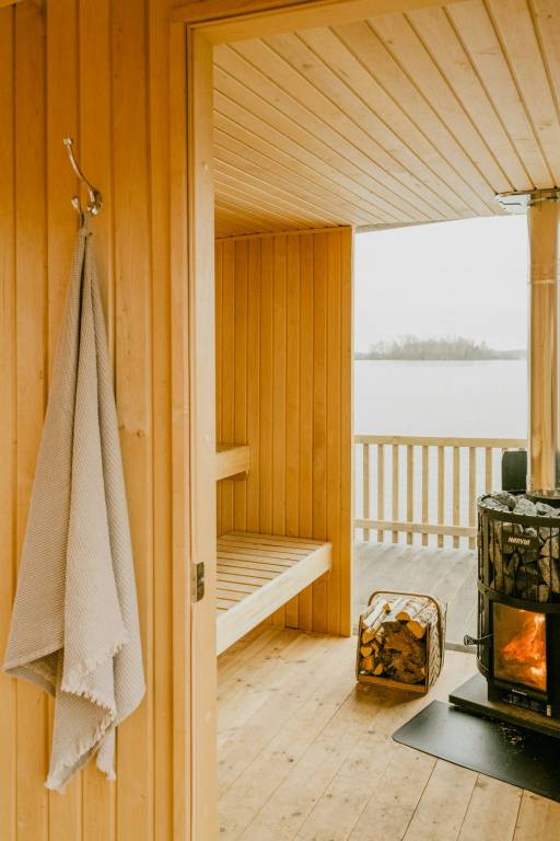 Architectural cabin with magnificent lake view — photo 4