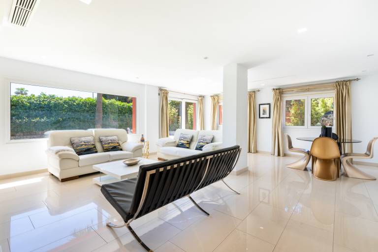 Villa 'Ohana 1 Luxury Villa' near Beach with Heated Pool, Terrace & Wi-Fi — photo 4