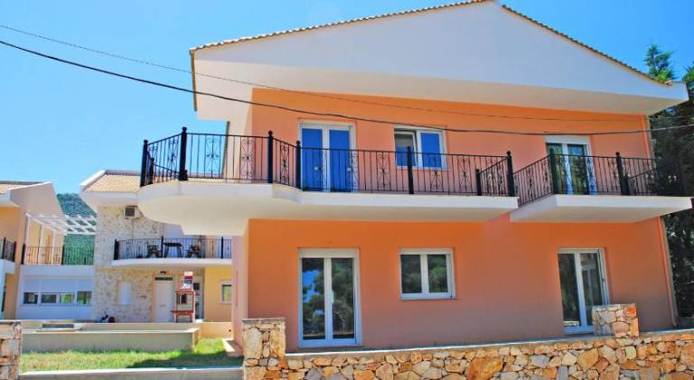 House with barbeque, yard & terrace in Thasos