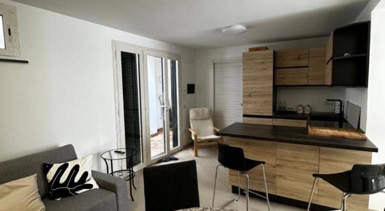 House with garden & patio — photo 2