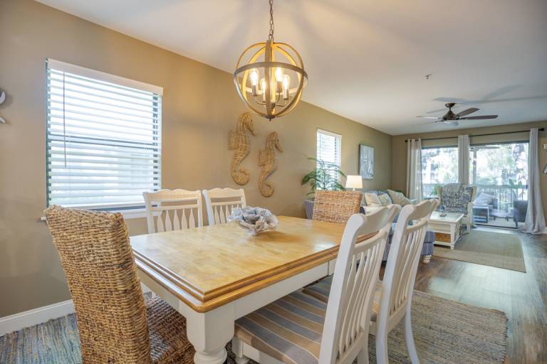 8001 Treetops: Pet Friendly Villa, Free Bikes, Beach Chairs, Tennis, Pool — photo 5