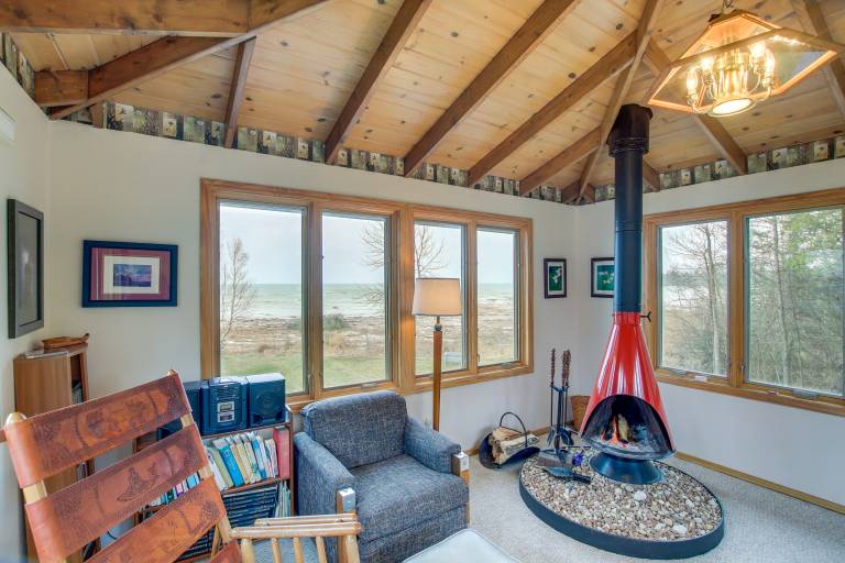Serene Lakefront Baileys Harbor Home w/ Deck! — photo 3