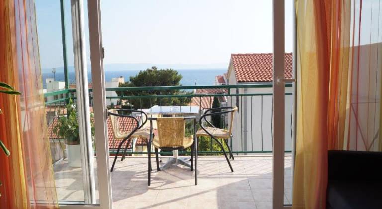 Holiday apartment with yard, terrace & barbeque | Beach nearby | Pets allowed — photo 2
