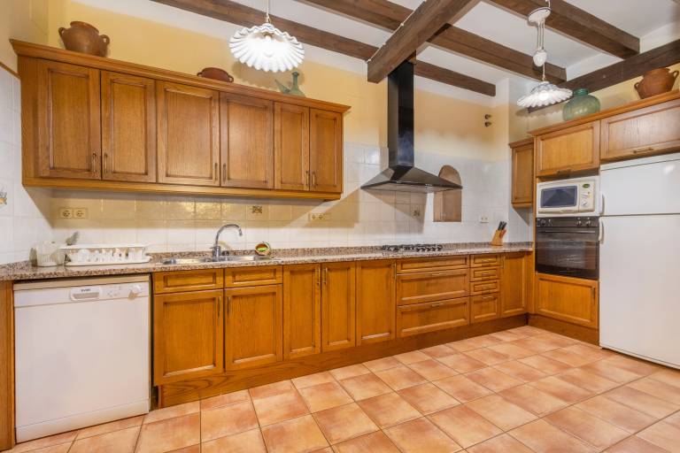 Family-friendly vacation home with garden, terrace & grill | River view | Perfect for remote work | Pet-friendly — photo 5