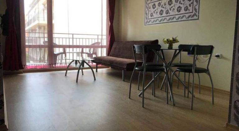 Rental apartment with patio — photo 3