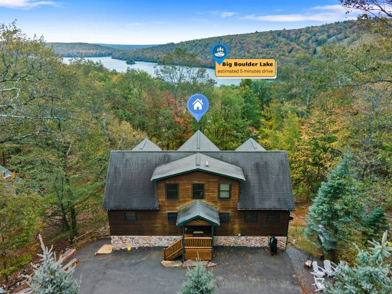 Fam-Friendly Cabin mins 2 Beach Ski w Hot Tub — photo 4
