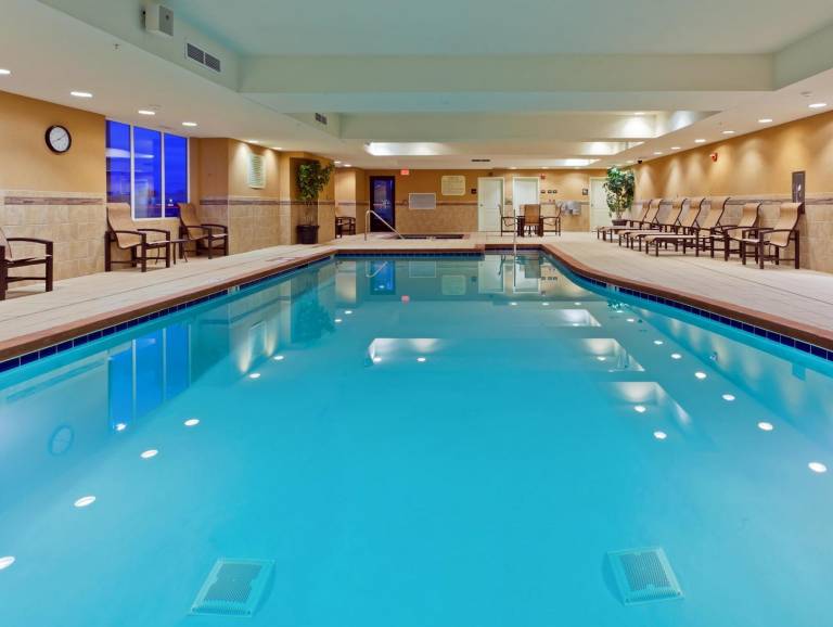 Hampton Inn & Suites Fairbanks — photo 2