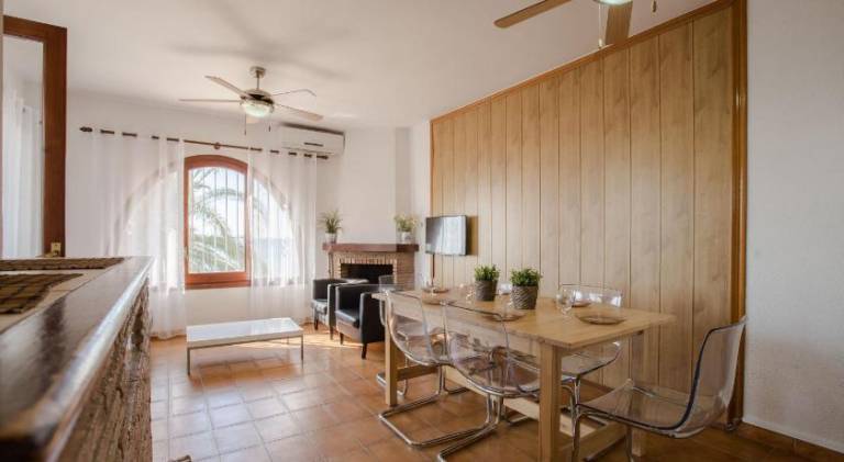 Rental apartment with patio & barbeque — photo 3