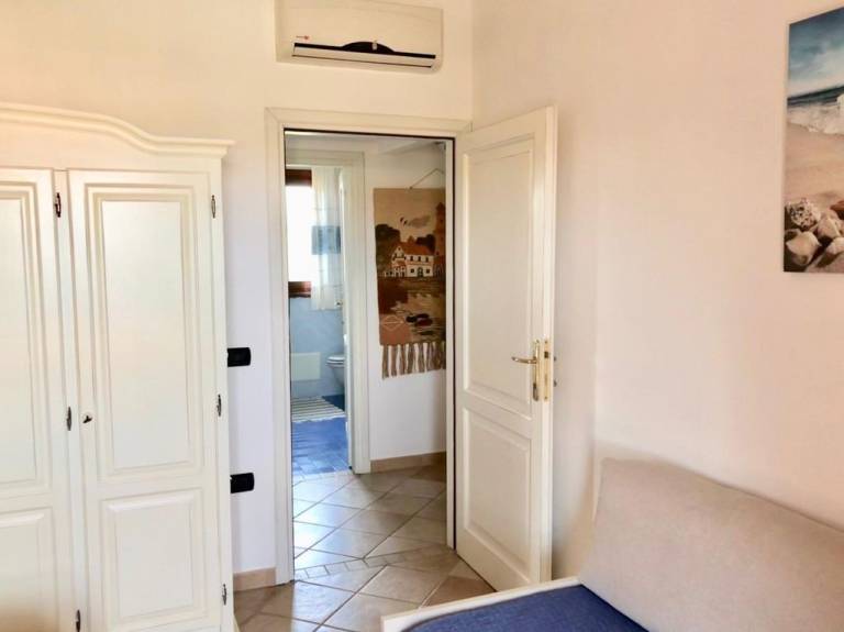 Holiday Home “Villetta Il Corallo” with Sea View, Balcony, Garden & Terrace — photo 5