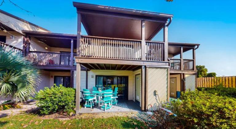 Vacation home with hot tub, terrace & heated pool — photo 4