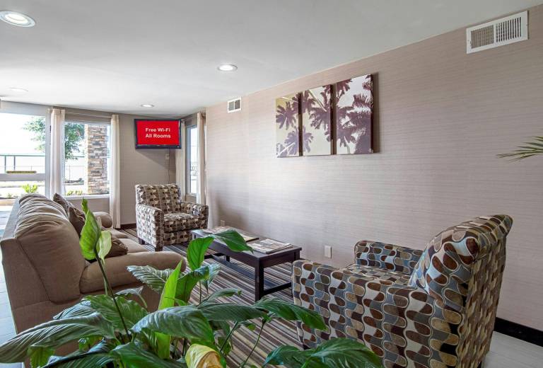Red Roof Inn & Suites Greenwood, SC — photo 5