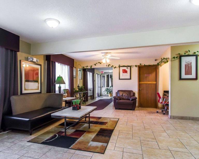 Quality Inn & Suites Ottumwa North — photo 3