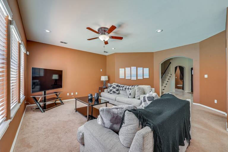 Private Theater & Pool: Spacious Mission Home — photo 4