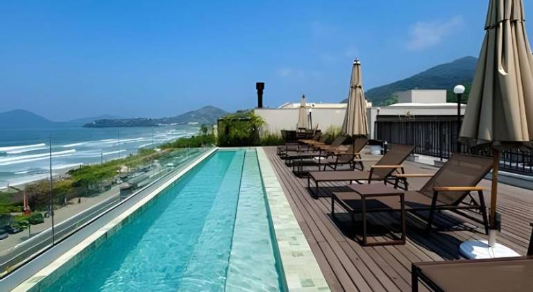 Vacation home with pool — photo 3