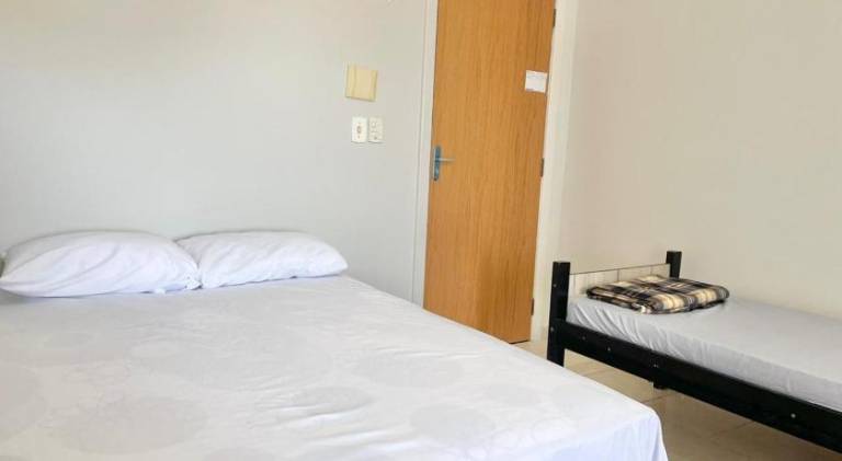 Serviced apartment with yard, pool & terrace — photo 5