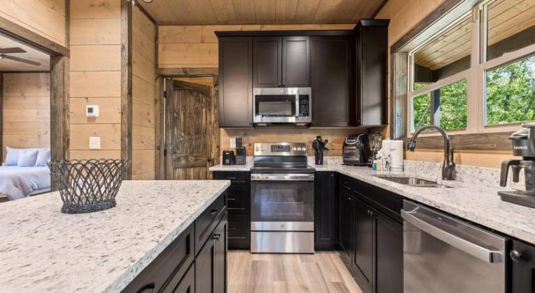 Spacious vacation home with pool | Pet-friendly — photo 4