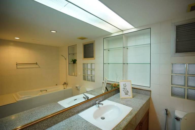 Apartment Phrom Phong