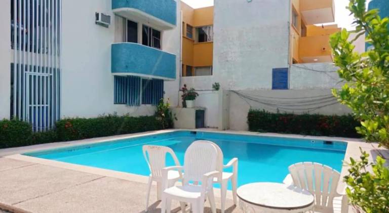 Apartment with pool — photo 4