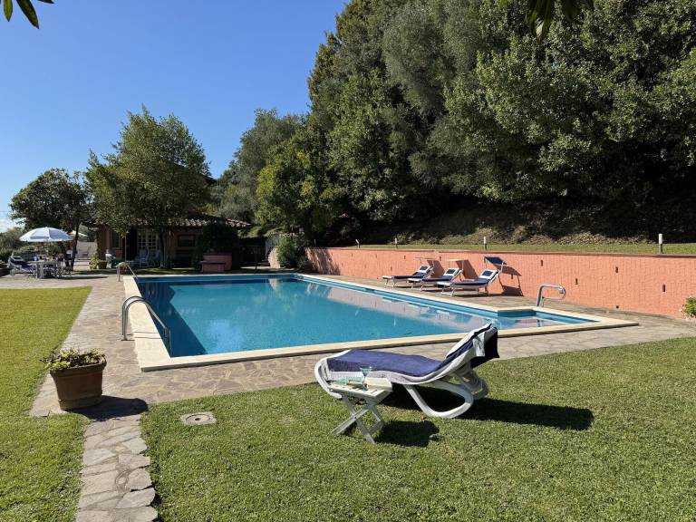 Villa with terrace, private pool & barbeque — photo 3