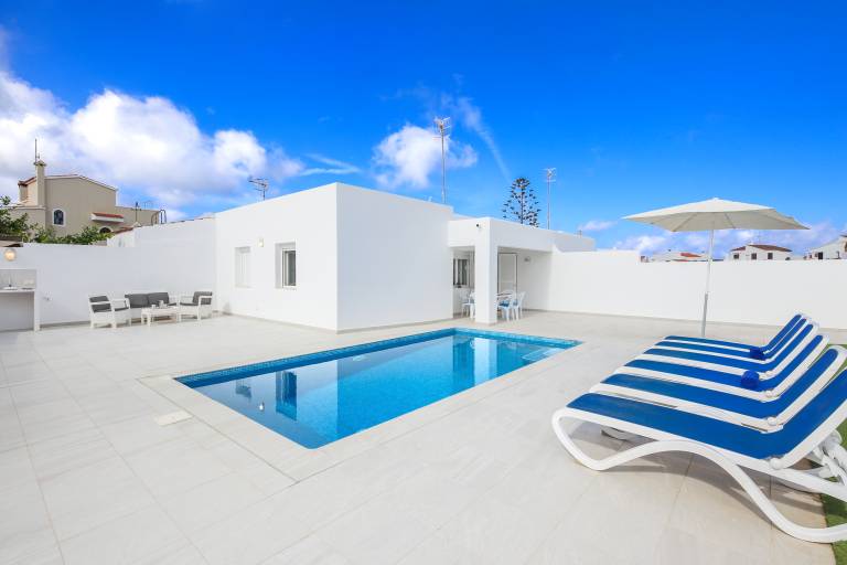 Casa Cala Blanca