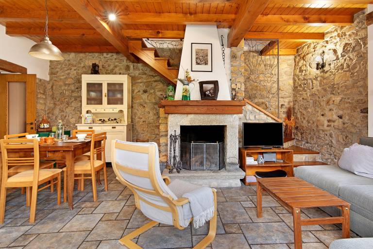 Holiday Home 'Between Lake and Mountains' with Lake View, Private Terrace & Wi-Fi — photo 4