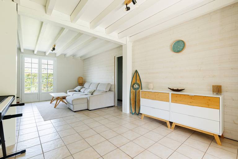 Family-friendly charming house with garden, terrace & fast internet | Garden view | Pets are welcome — photo 3