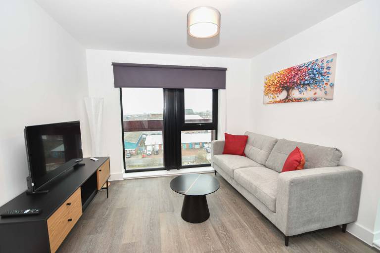 Spacious 2 Bed Apartment in Central Liverpool