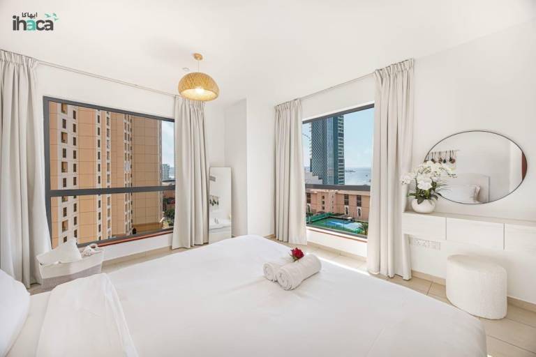 Luxury Boho 1BR with Full Sea & Ain Dubai View — photo 2