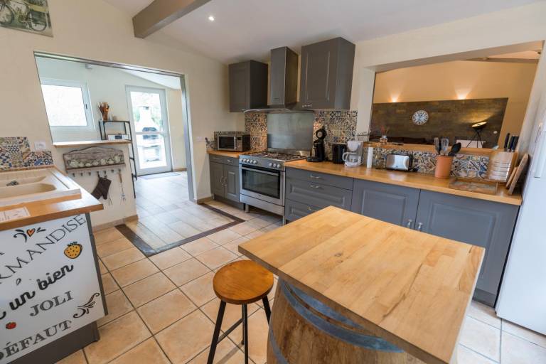 Wonderful gite with BBQ, terrace & garden | Pets are welcome — photo 5