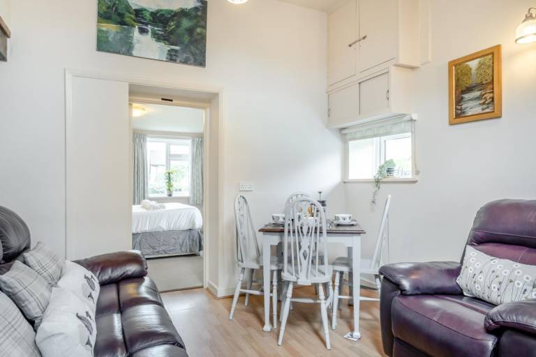 Charming cottage with yard & barbeque | Pets are welcome — photo 4
