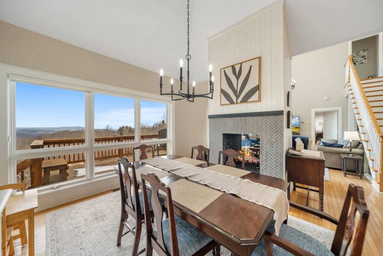 Family-oriented ample vacation home with grill | Mountain view | Pets are welcome — photo 2