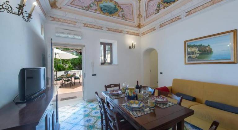 Villa with pool & jacuzzi — photo 5