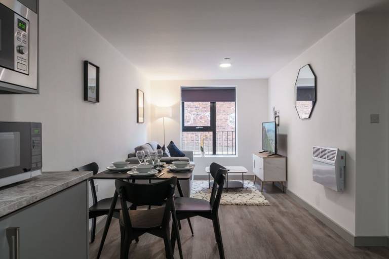 Contemporary 1 Bed Apartment in Liverpool Centre