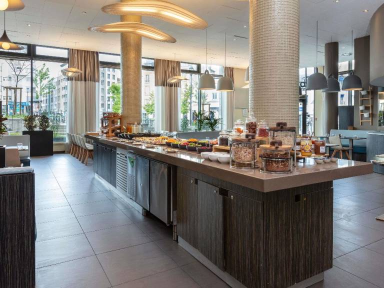 Novotel Paris Stade Basilique — photo 2