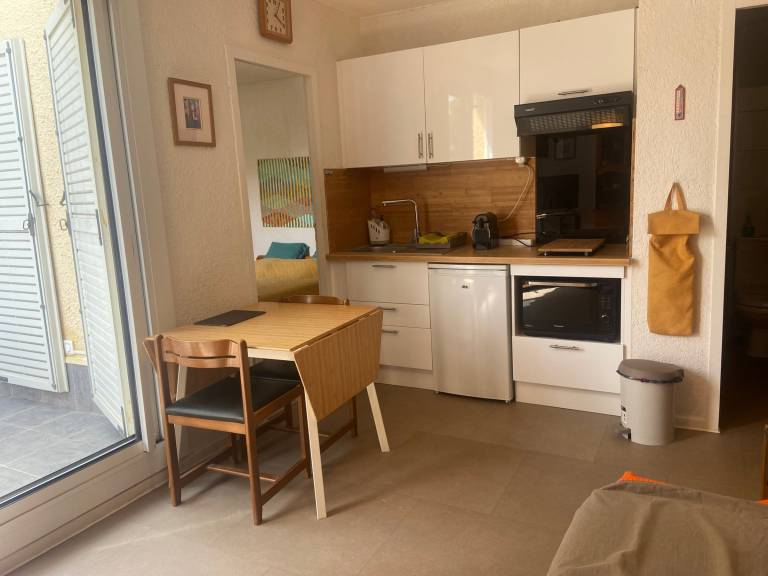Apartment with 1 room for 4 persons — photo 2