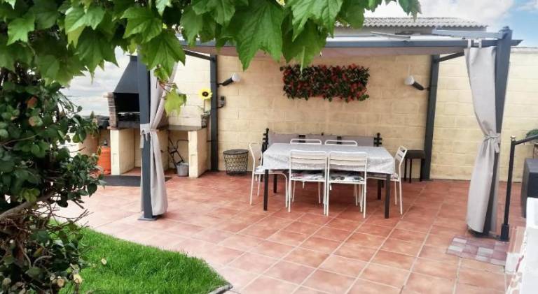 Vacation home with yard, private pool & barbeque | Good for workation — photo 3