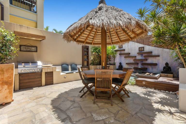 Villa  Burleigh Heads