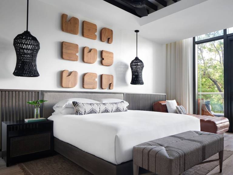 Resort West Bay