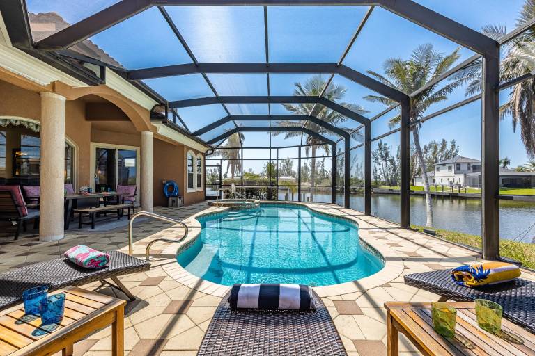 SIMPLY AMAZING - Water views, Sunsets, Pool & Spa, Bikes & Kayaks - Villa Mangrove - Roelens — photo 2